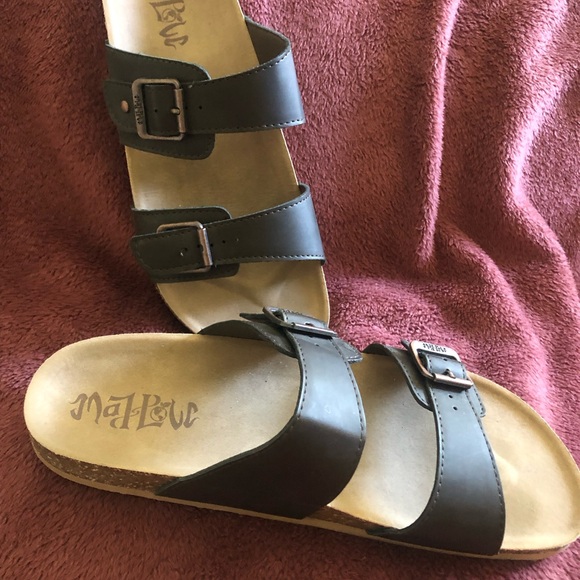 Sandals - Picture 10 of 10